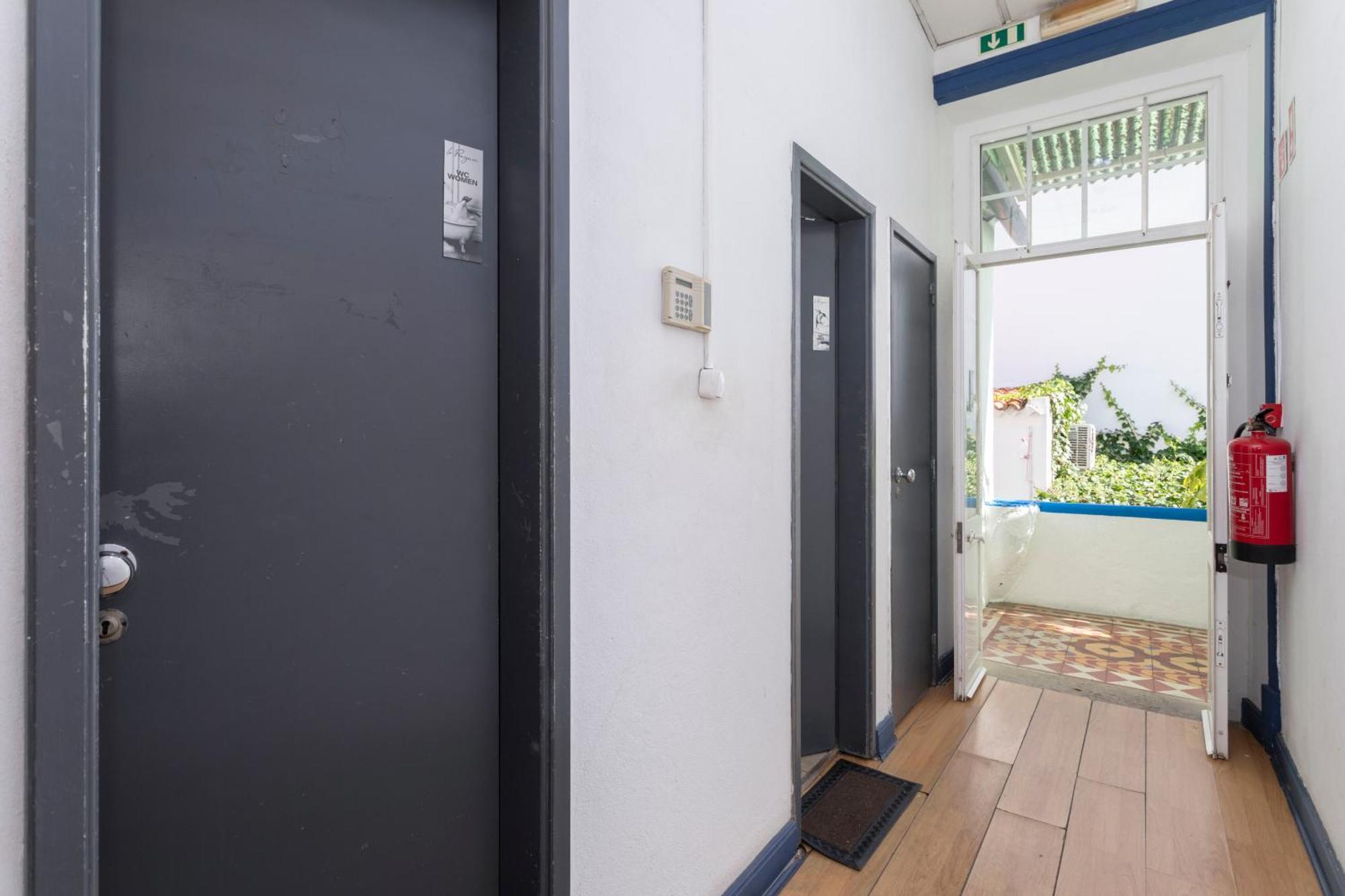 Le Penguin Hostel Faro Ngoại thất bức ảnh