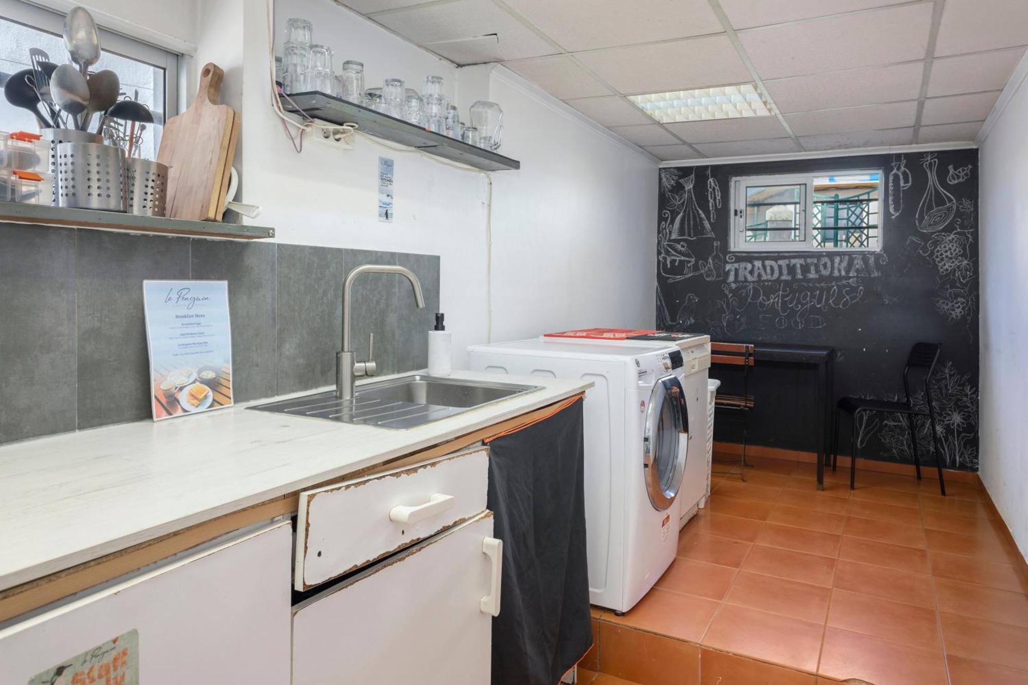 Le Penguin Hostel Faro Ngoại thất bức ảnh