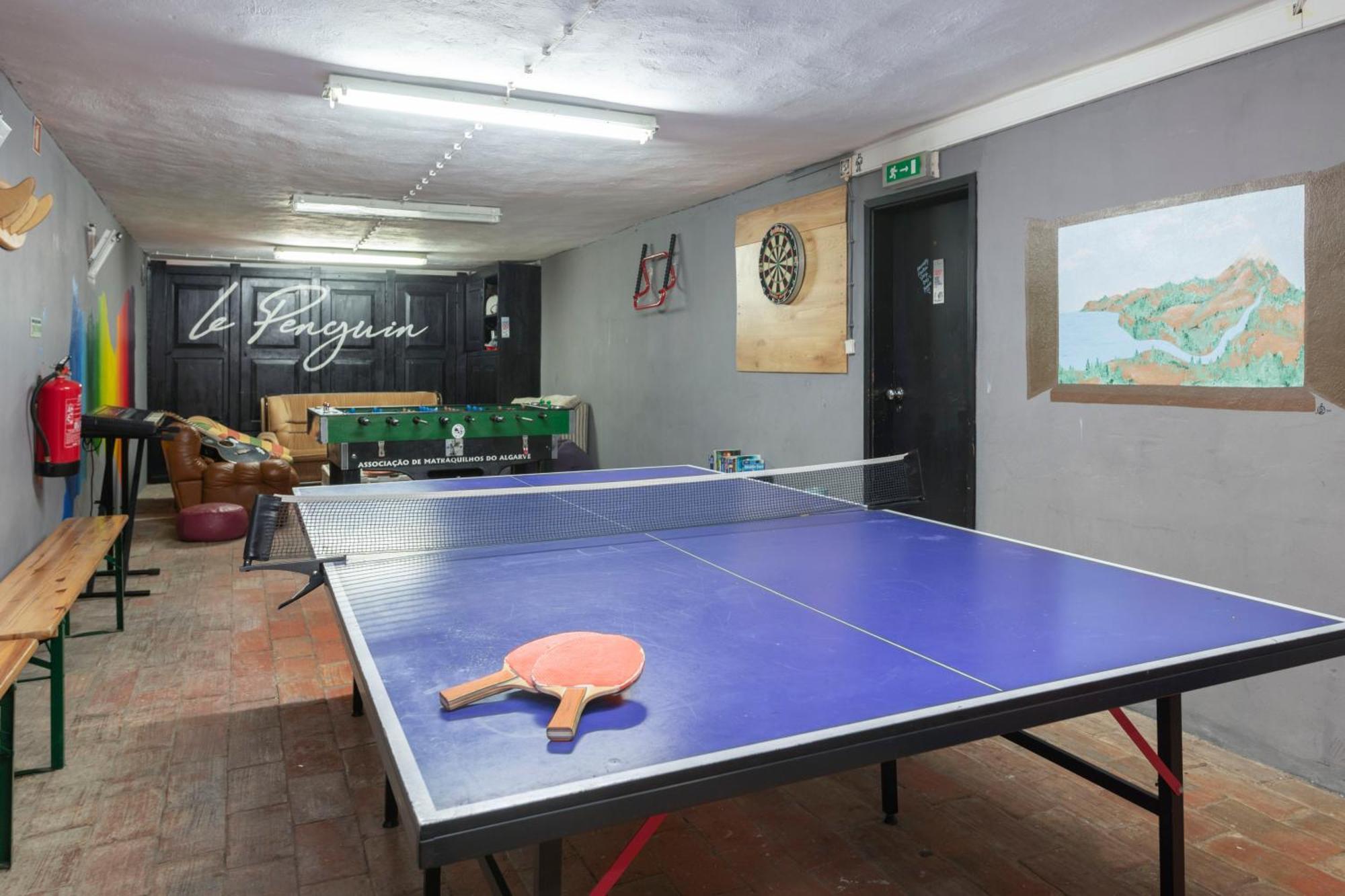 Le Penguin Hostel Faro Ngoại thất bức ảnh